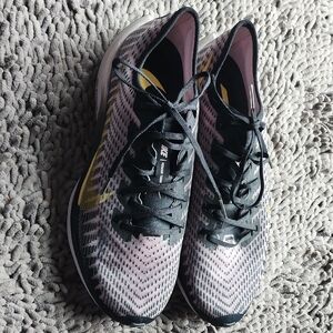 Nike Women's Black and Pink Athletic Shoes